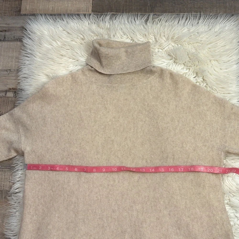Elorie 100% cashmere turtleneck sweater longer length rounded hemline oatmeal M